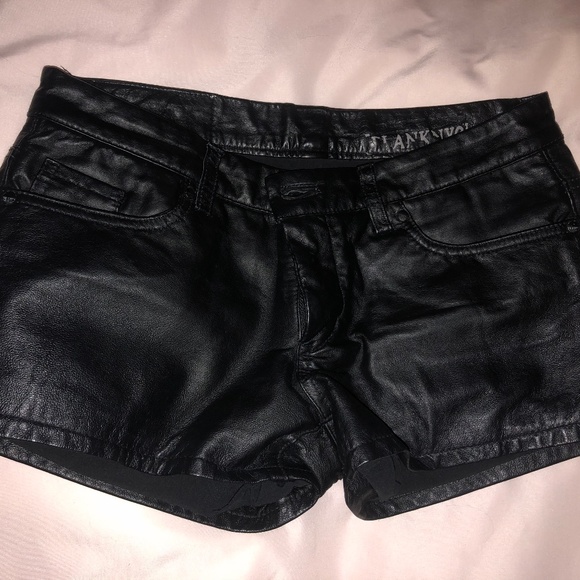Blank NYC faux leather shorts - Picture 1 of 3